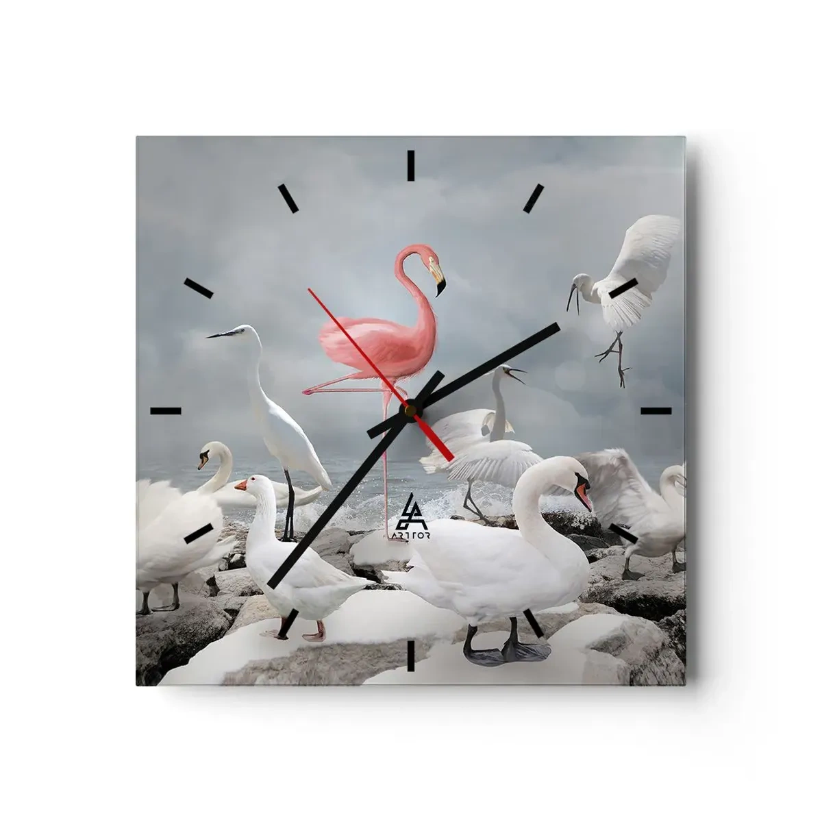 Orologio da parete - Orologio in Vetro - Un fenicottero rosa tra cigni bianchi sullo sfondo di un lago - 30x30cm - Come sono arrivato qui? - Decorazione murale moderna per soggiorno e camera da letto ARTTOR