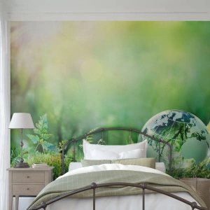 Fotomurali Premium Canvas - Un globo di cristallo tra il verde della natura - 100x70cm - Pianeta verde - Decorazione murale moderna per soggiorno e camera da letto ARTTOR