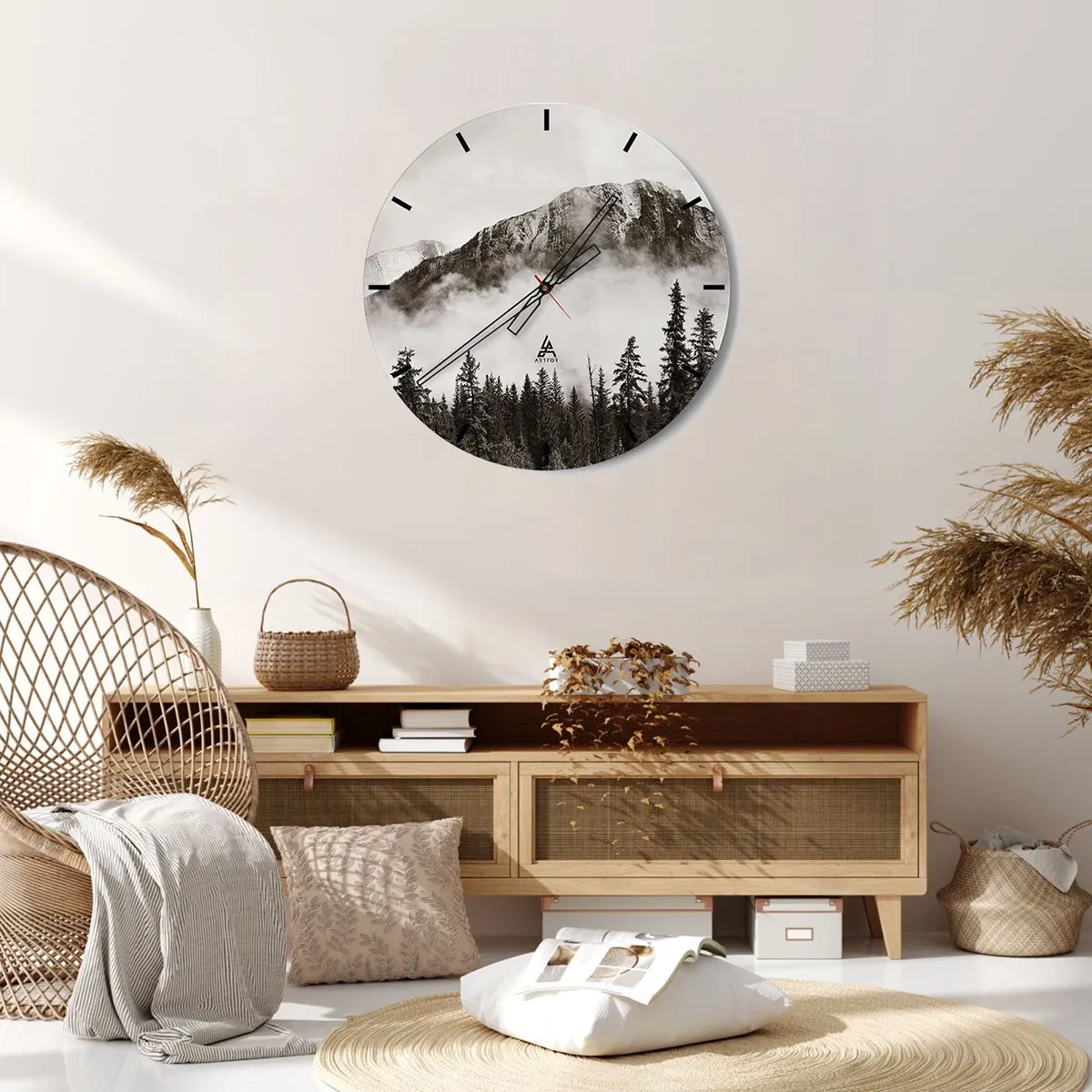 Orologio da parete - Orologio in Vetro - Paesaggio montano con foresta in un'atmosfera nebbiosa - 30x30cm - Il sovrano di granito - Decorazione murale moderna per soggiorno, cucina e camera da letto ARTTOR