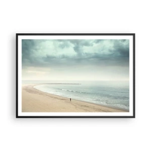 Poster in cornice nera - Una figura solitaria su una spiaggia deserta in riva al mare calmo - 100x70cm - Cercando la pace - Decorazione murale moderna per soggiorno e camera da letto ARTTOR