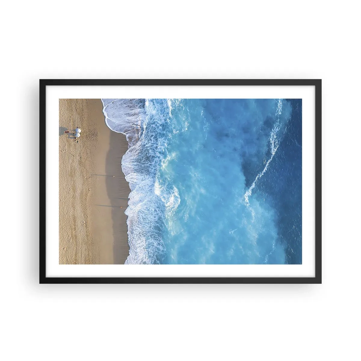 Poster in cornice nera - Una vista a volo d'uccello della spiaggia e delle onde del mare - 70x50cm - La forza del blu - Decorazione murale moderna per soggiorno e camera da letto ARTTOR