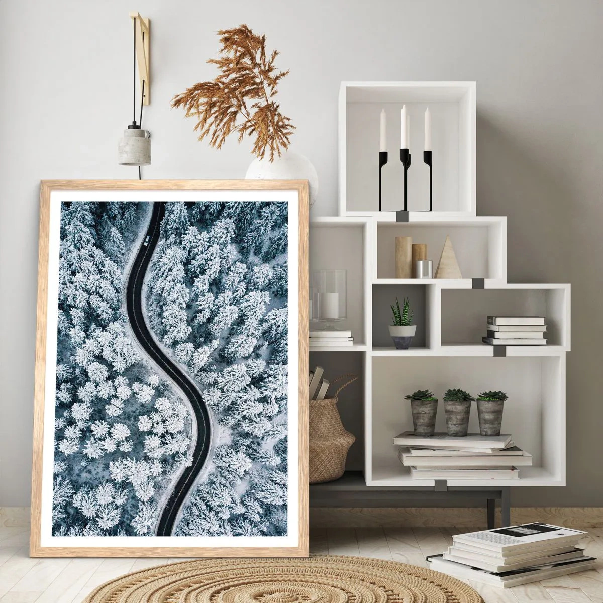 Poster in cornice rovere chiaro - Attraverso il bosco invernale - 50x70 cm