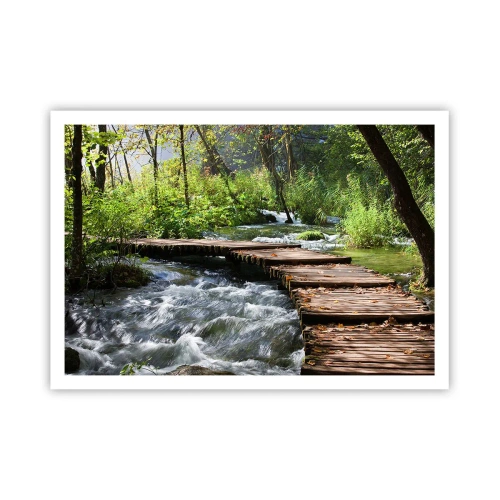 Poster - Un ponte di legno sopra un ruscello impetuoso, circondato dal verde della foresta. - 100x70cm - Sulla cascata spumeggiante - Decorazione murale moderna per soggiorno e camera da letto ARTTOR