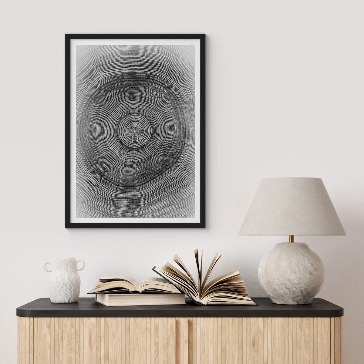 Poster in cornice nera - Grafica in bianco e nero che mostra la sezione trasversale del tronco di un albero - 50x70cm - I segni del tempo - Decorazione murale moderna per soggiorno e camera da letto ARTTOR