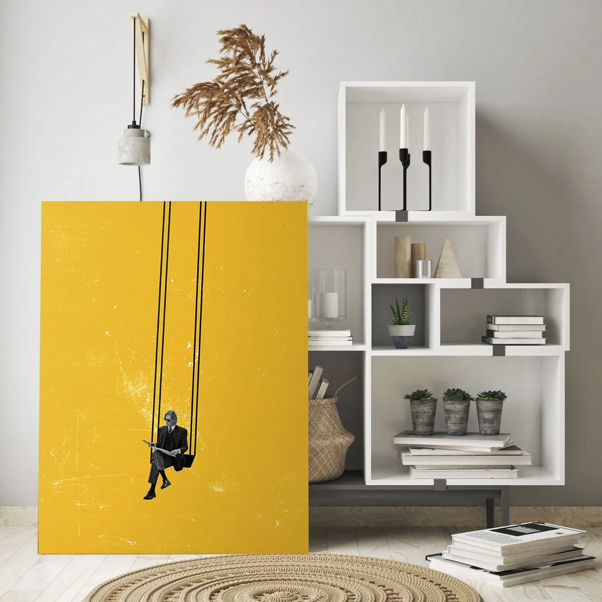 Quadro su vetro - Una persona su un'altalena su uno sfondo di un giallo intenso - 80x120cm - Un giorno come tanti - Decorazione murale moderna per soggiorno e camera da letto ARTTOR
