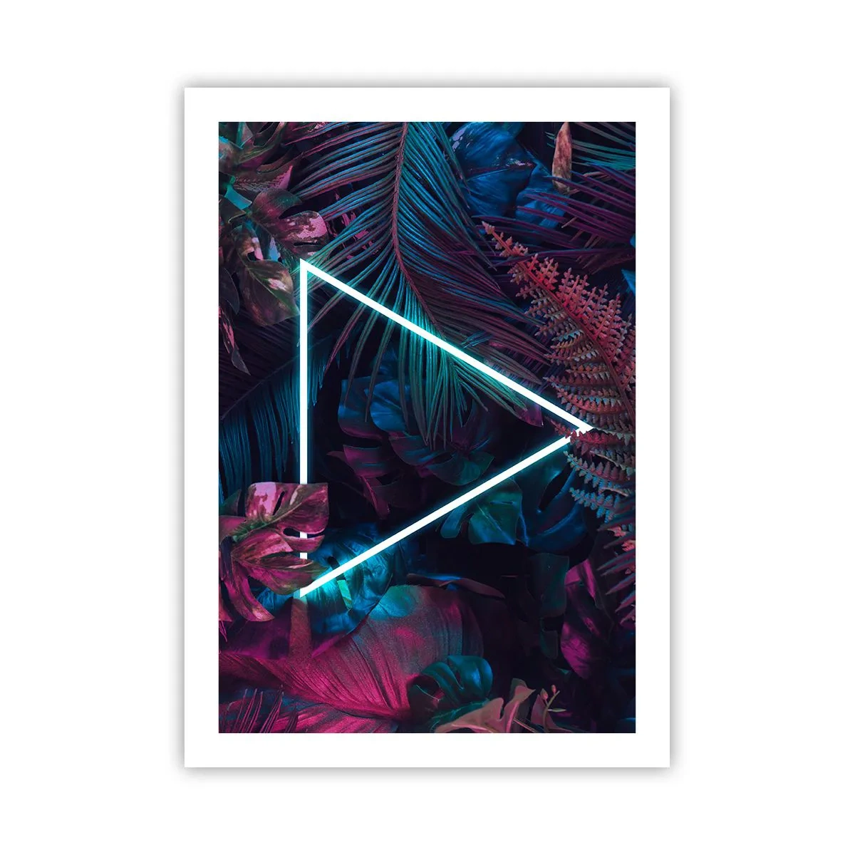 Poster - Un triangolo al neon su uno sfondo di vegetazione tropicale scura. - 50x70cm - Giardino in stile discoteca - Decorazione murale moderna per soggiorno e camera da letto ARTTOR