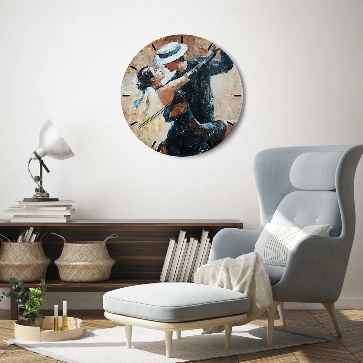 Orologio da parete - Orologio in Vetro - Una coppia che balla in abiti eleganti, con un cappello e una posa dinamica - 30x30cm - Alla Rodolfo Valentino - Decorazione murale moderna per soggiorno, cucina e camera da letto ARTTOR