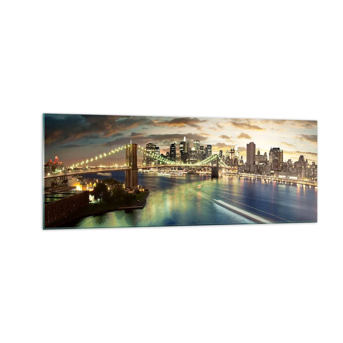 Quadro su vetro - Un ponte illuminato con la città sullo sfondo, con luci riflesse nell'acqua. - 140x50cm - Il cielo luminoso sopra Manhattan - Decorazione murale moderna per soggiorno e camera da letto ARTTOR