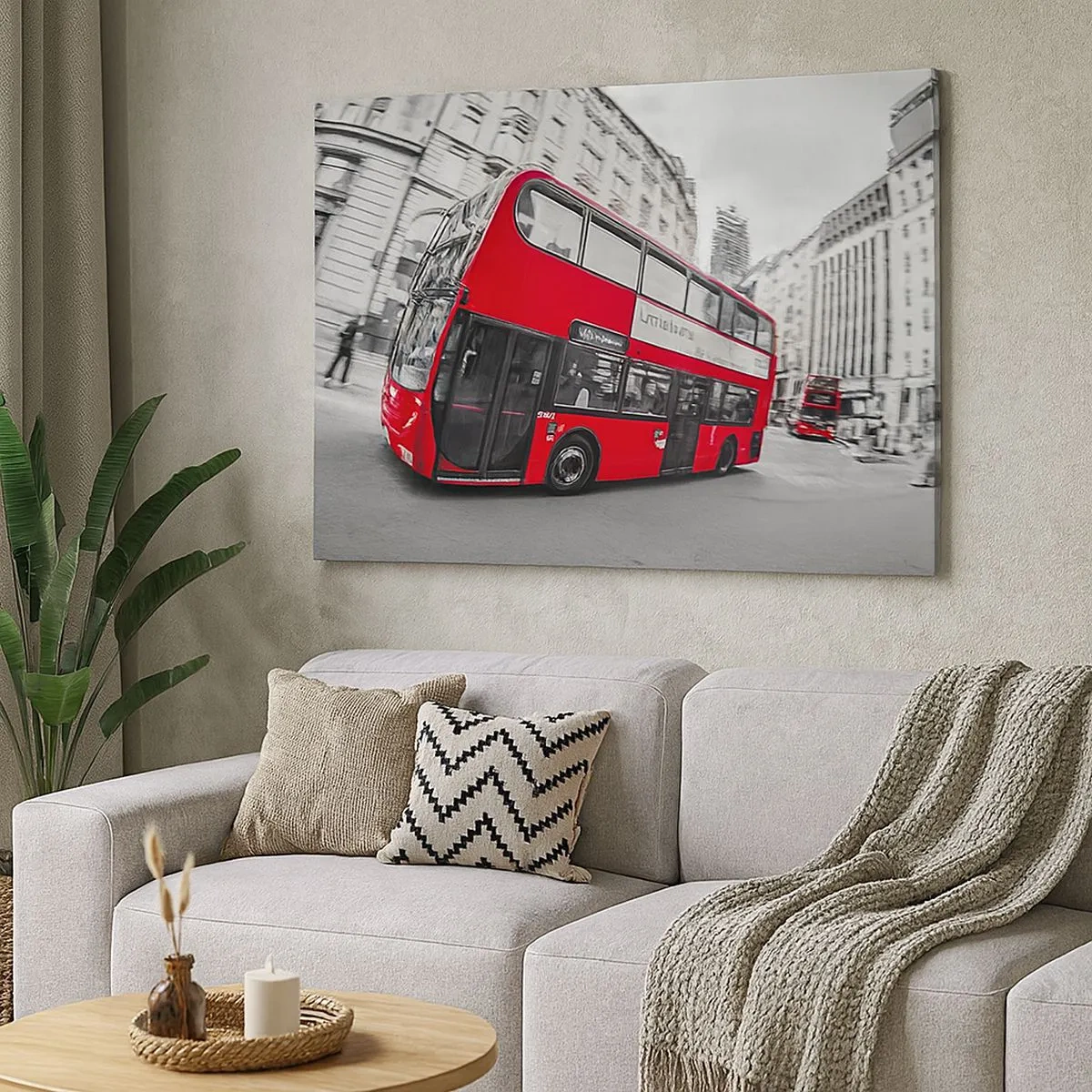 Quadro su tela - Stampe su Tela - Un autobus rosso di Londra contro una strada bianca e nera - 70x50cm - Londra tradizionalmente: by bus - Decorazione murale moderna per soggiorno e camera da letto ARTTOR