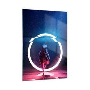 Quadro su vetro - Una figura in un ambiente futuristico con un anello al neon - 50x70cm - Tra due mondi - Decorazione murale moderna per soggiorno e camera da letto ARTTOR