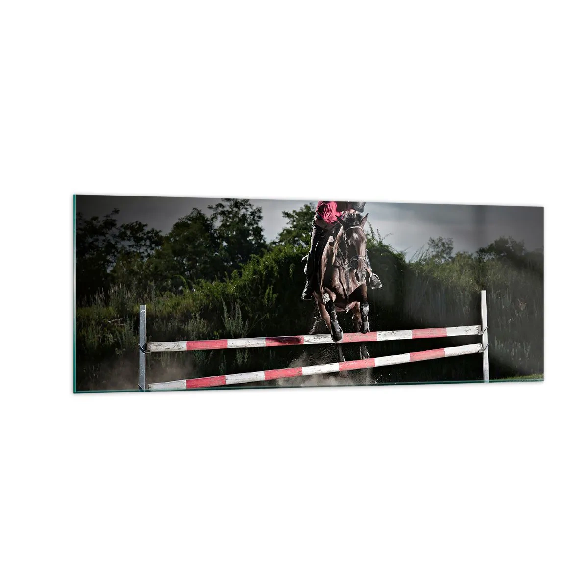Quadro su vetro - Un cavaliere su un cavallo che salta un ostacolo su una pista da corsa - 140x50cm - Insieme fino alla vittoria - Decorazione murale moderna per soggiorno e camera da letto ARTTOR