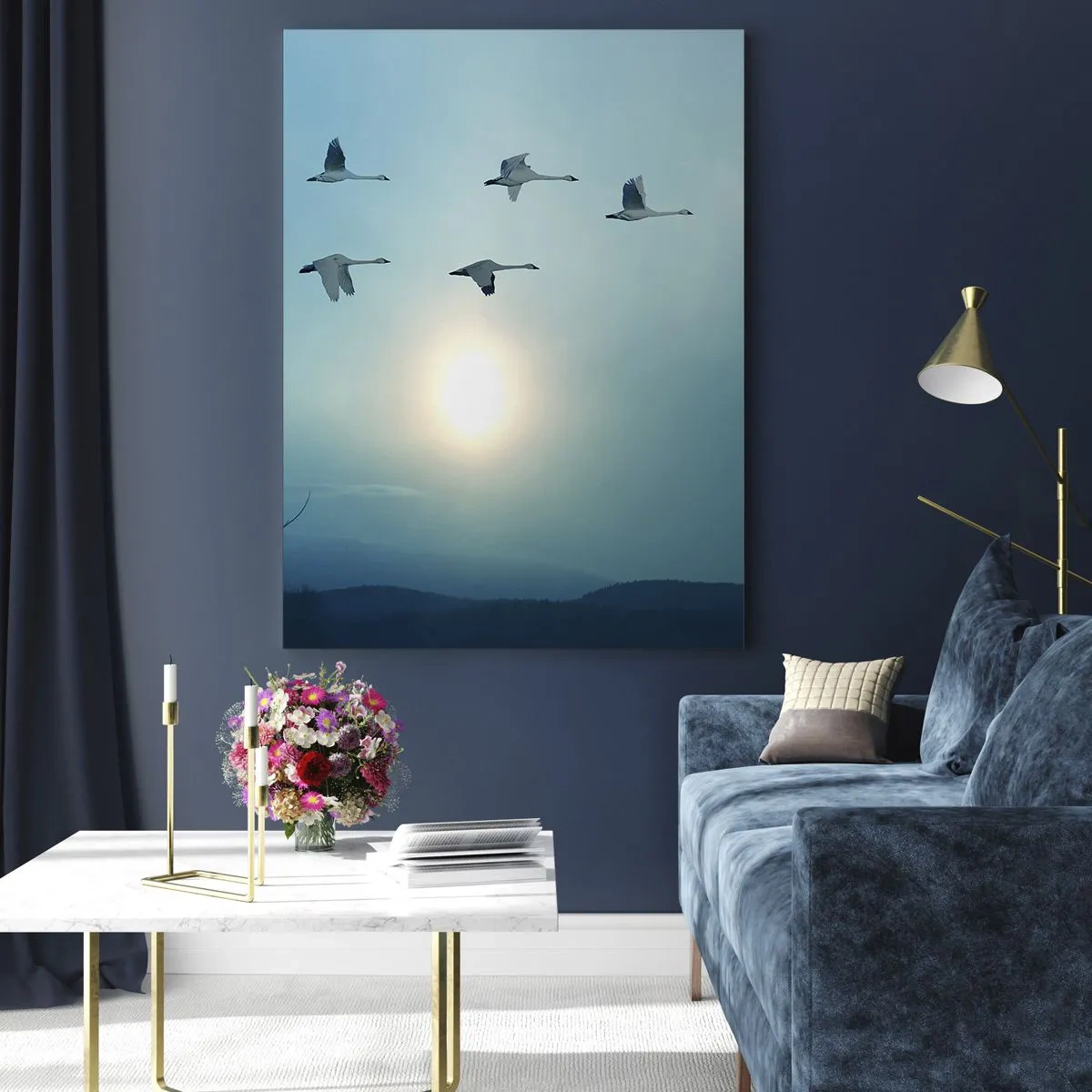 Quadro su vetro - Cigni in volo sullo sfondo del sole al tramonto e di un paesaggio invernale - 50x70cm - Addio estate, quest'anno - Decorazione murale moderna per soggiorno e camera da letto ARTTOR