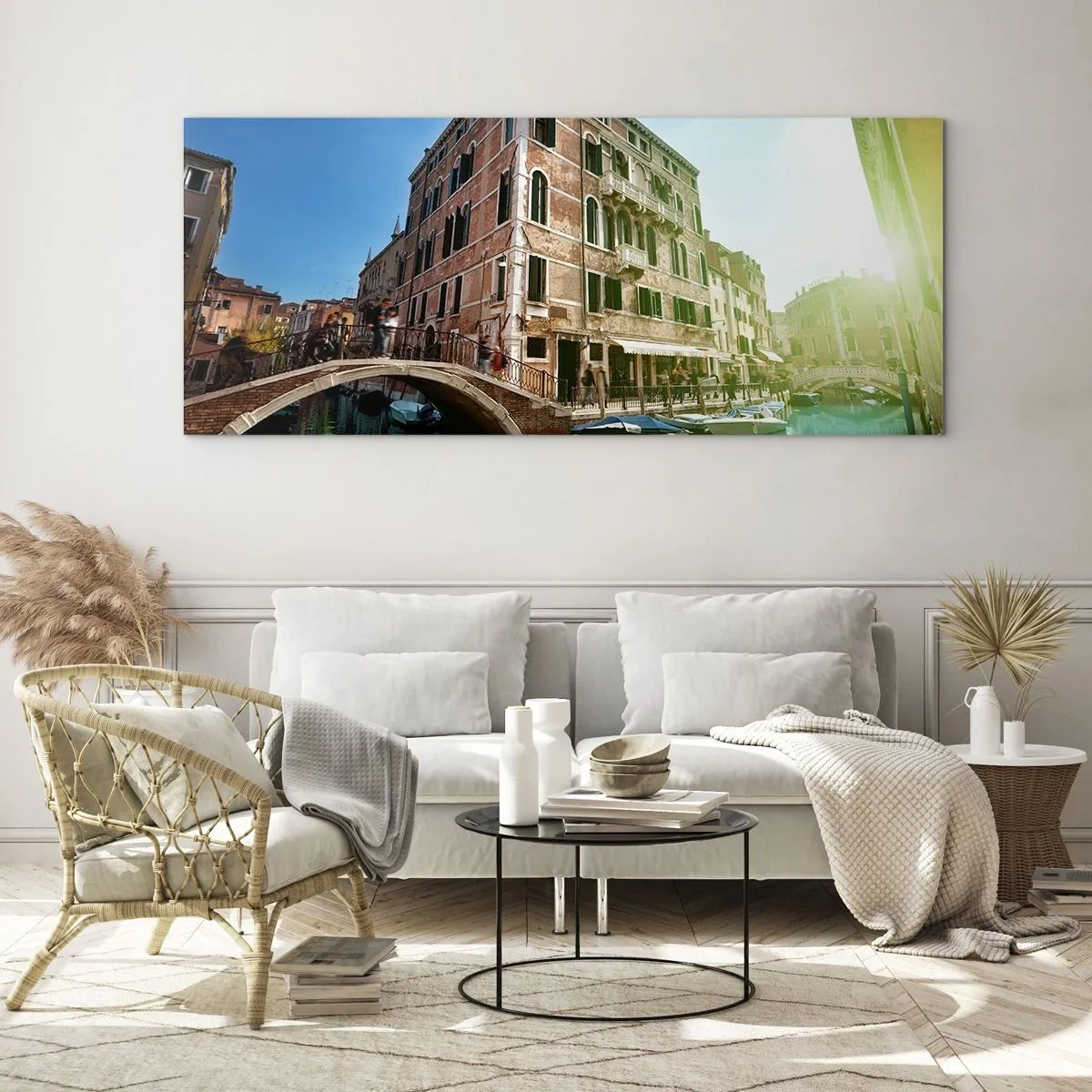 Quadro su vetro - Ponte e canale di Venezia con architettura storica - 120x50cm - Venezia, Amore Mio - Decorazione murale moderna per soggiorno e camera da letto ARTTOR
