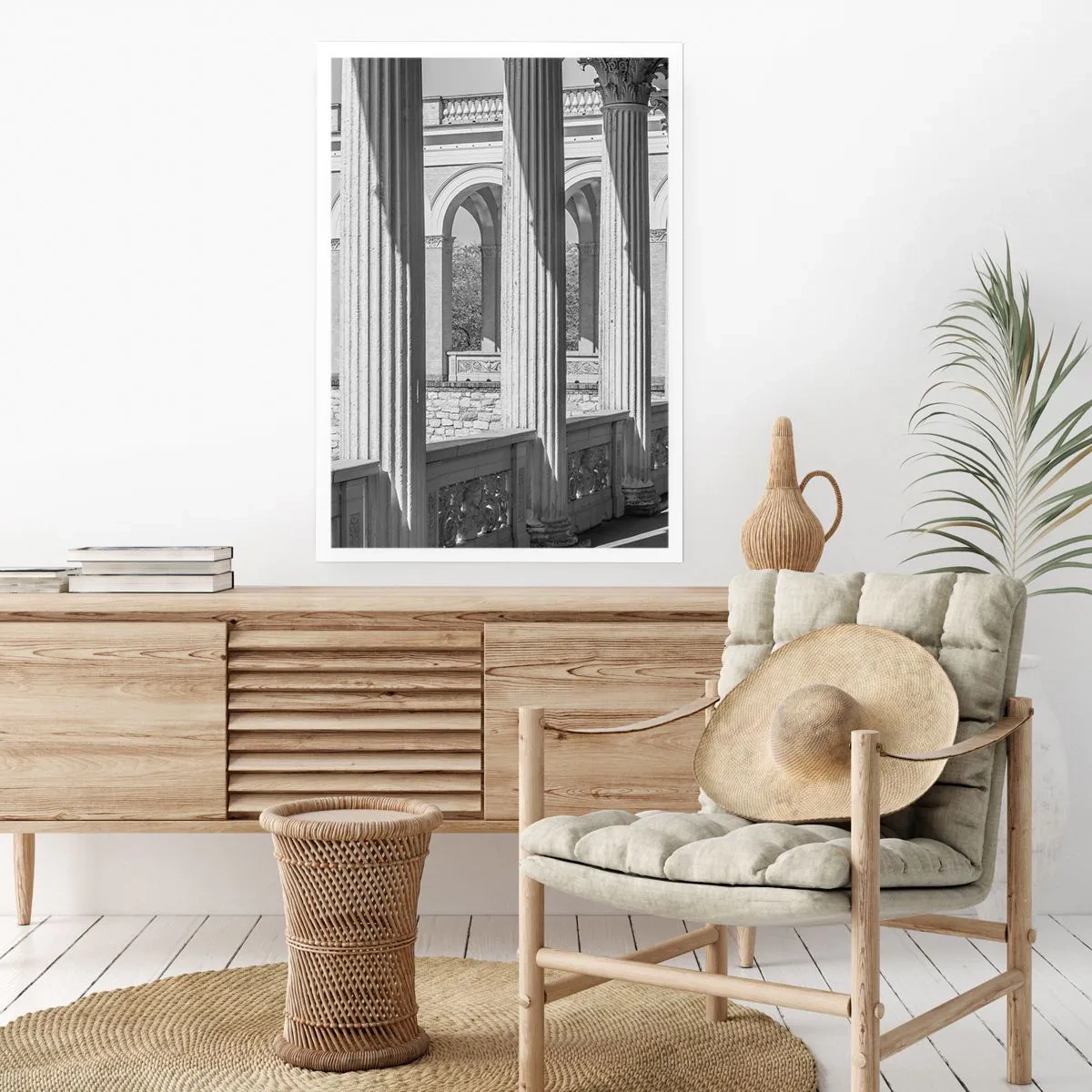 Poster - Colonne in architettura con ombre sottili - 50x70cm - Portico soleggiato - Decorazione murale moderna per soggiorno e camera da letto ARTTOR