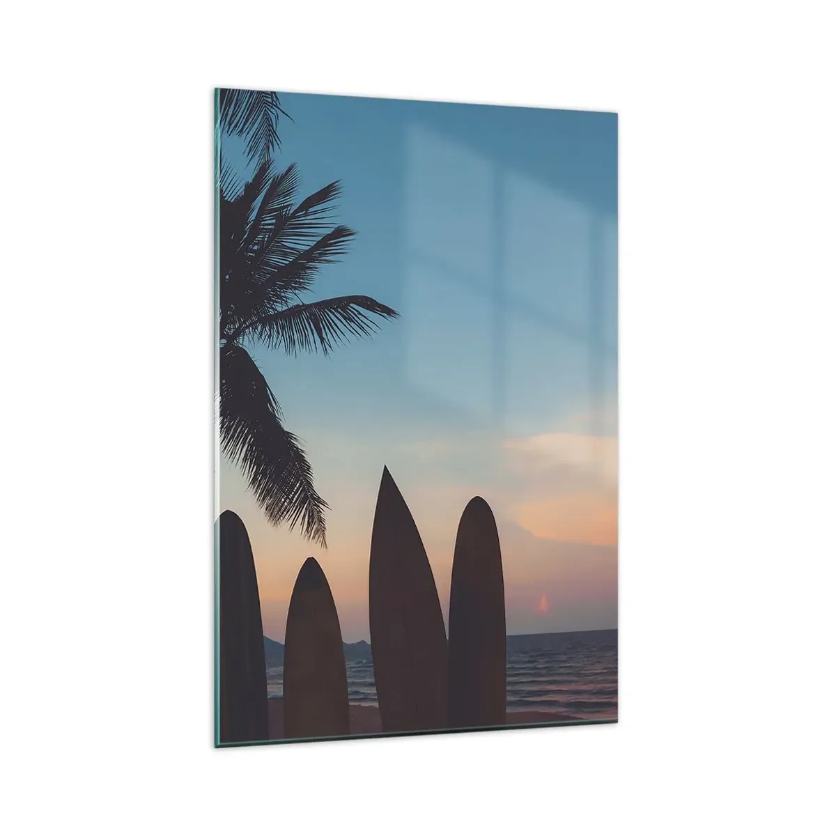 Quadro su vetro - Tavole da surf sullo sfondo di una palma e di un tramonto - 80x120cm - Domani anche ci divertiamo - Decorazione murale moderna per soggiorno e camera da letto ARTTOR