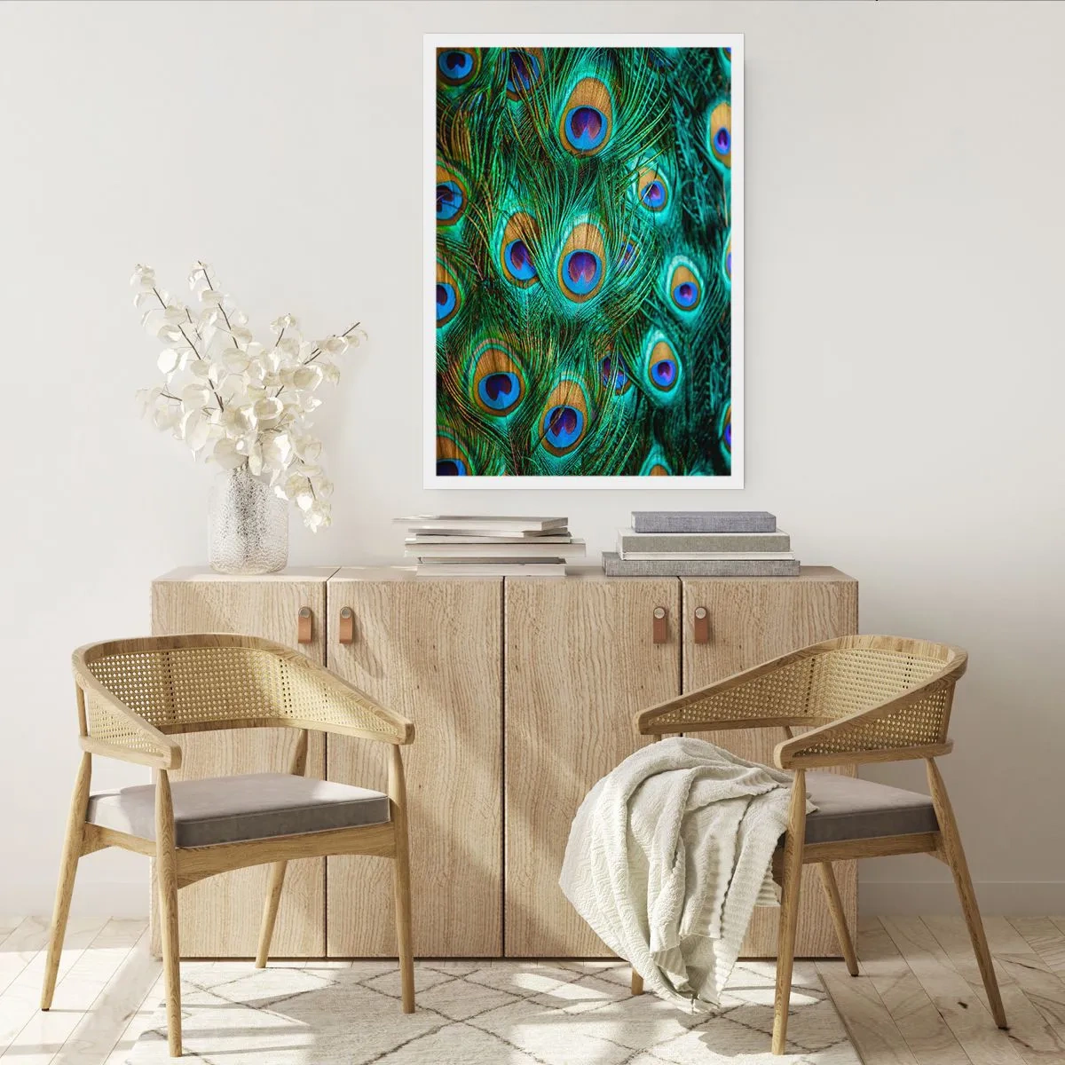 Poster - Piume di pavone dai colori intensi - 50x70cm - Lo sguardo del pavone - Decorazione murale moderna per soggiorno e camera da letto ARTTOR