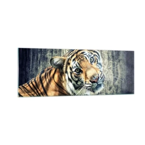 Quadro su vetro - Una tigre sdraiata contro un muro dalla consistenza ruvida - 140x50cm - Ritratto nei flussi di luce - Decorazione murale moderna per soggiorno e camera da letto ARTTOR