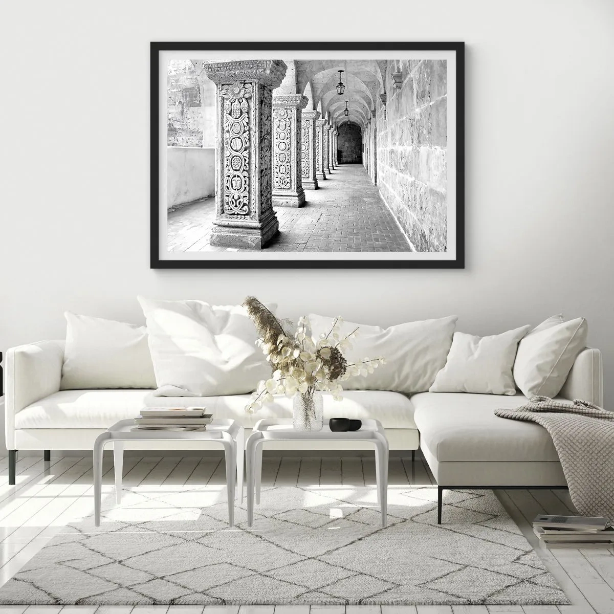 Poster in cornice nera - Colonne storiche in uno scatto monocromatico - 70x50cm - Dove porterà? - Decorazione murale moderna per soggiorno e camera da letto ARTTOR