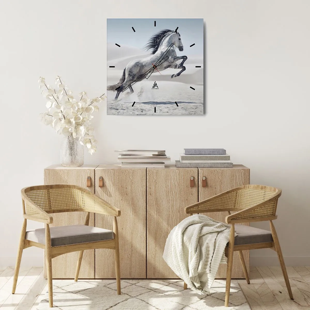 Orologio da parete - Orologio in Vetro - Un cavallo bianco al galoppo sullo sfondo delle dune del deserto - 30x30cm - Il principe arabo - Decorazione murale moderna per soggiorno e camera da letto ARTTOR