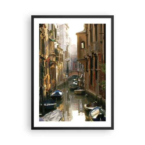 Poster in cornice nera - Un canale veneziano circondato da storiche case popolari - 50x70cm - Un angolo di Venezia - Decorazione murale moderna per soggiorno e camera da letto ARTTOR