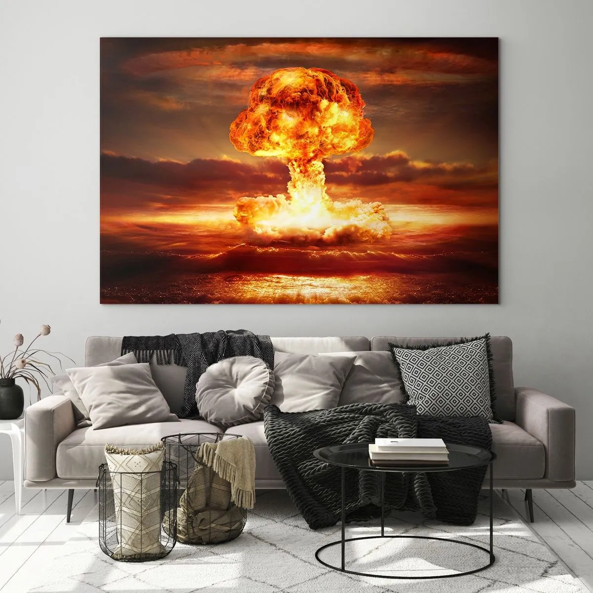 Quadro su vetro - Un'esplosione di una nube a forma di fungo nei colori intensi di un tramonto - 100x70cm - E sarà la fine - Decorazione murale moderna per soggiorno e camera da letto ARTTOR