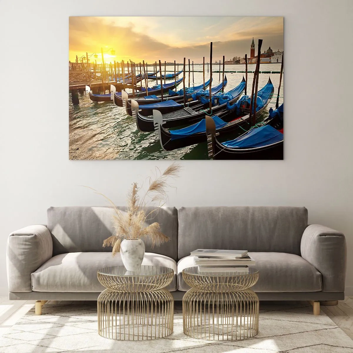 Quadro su vetro - Gondole a Venezia al tramonto - 70x50cm - Prima che arrivi il frastuono - Decorazione murale moderna per soggiorno e camera da letto ARTTOR
