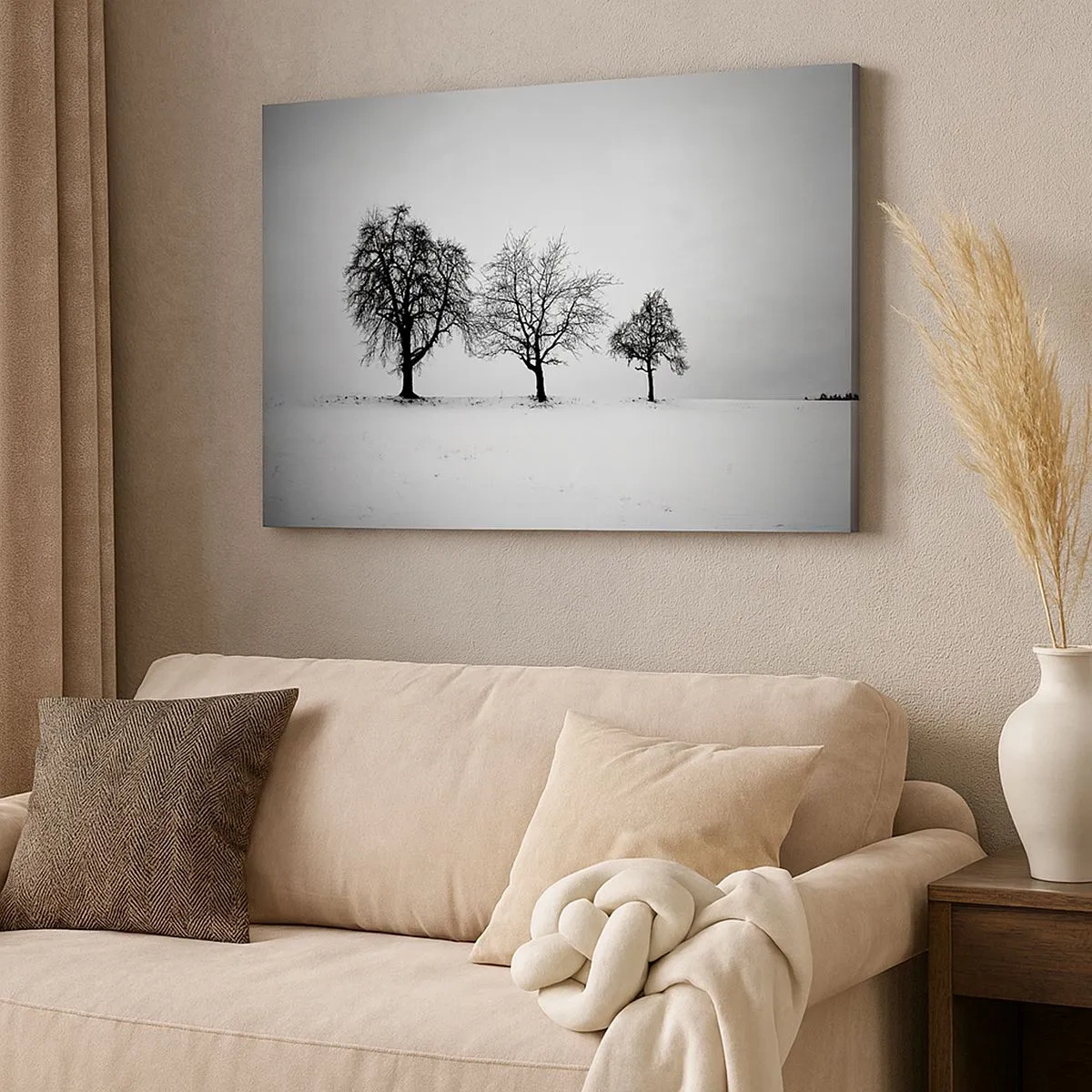 Quadro su tela - Stampe su Tela - Tre alberi in un campo innevato in stile monocromatico - 70x50cm - Cosa sognano? - Decorazione murale moderna per soggiorno e camera da letto ARTTOR