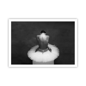Poster - Una ballerina in una posa classica su uno sfondo scuro. - 100x70cm - Fiorisce adesso - Decorazione murale moderna per soggiorno e camera da letto ARTTOR