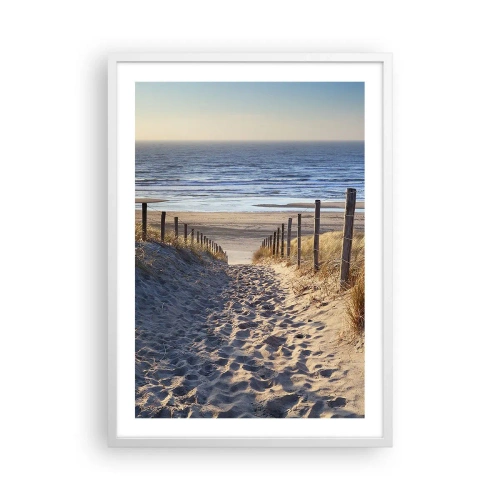 Poster in cornice bianca - Rumore del mare, uccelli che cantano, spiaggia selvatica tra i cespugli... - 50x70 cm