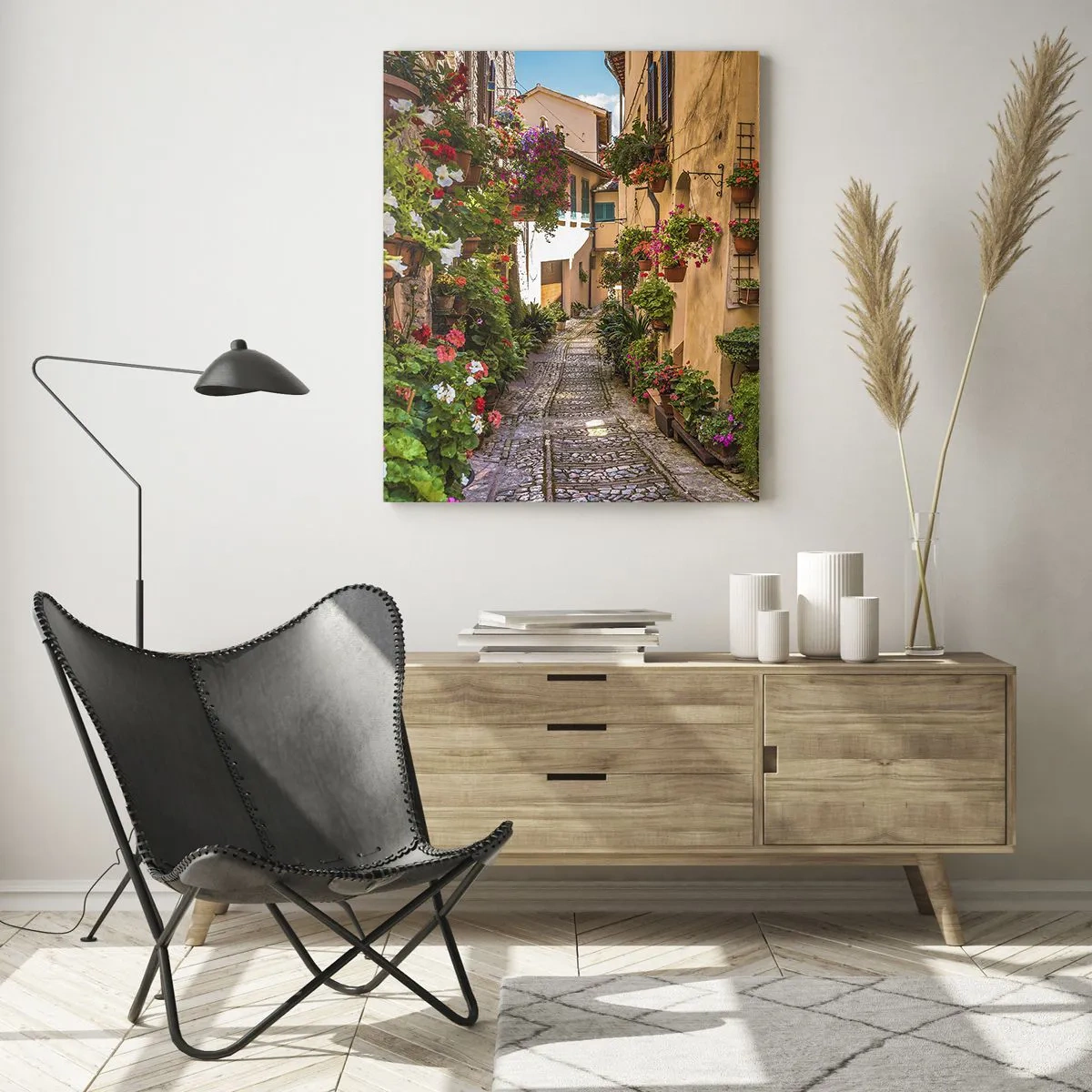 Quadro su vetro - Una strada affascinante piena di fiori e vasi di fiori - 70x100cm - Angolo italiano - Decorazione murale moderna per soggiorno e camera da letto ARTTOR