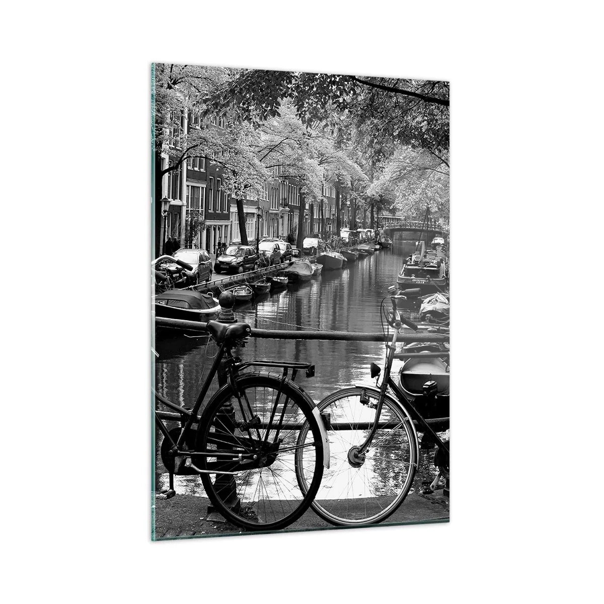 Quadro su vetro - Vista in bianco e nero di un canale con biciclette e barche - 50x70cm - Vista molto olandese - Decorazione murale moderna per soggiorno e camera da letto ARTTOR