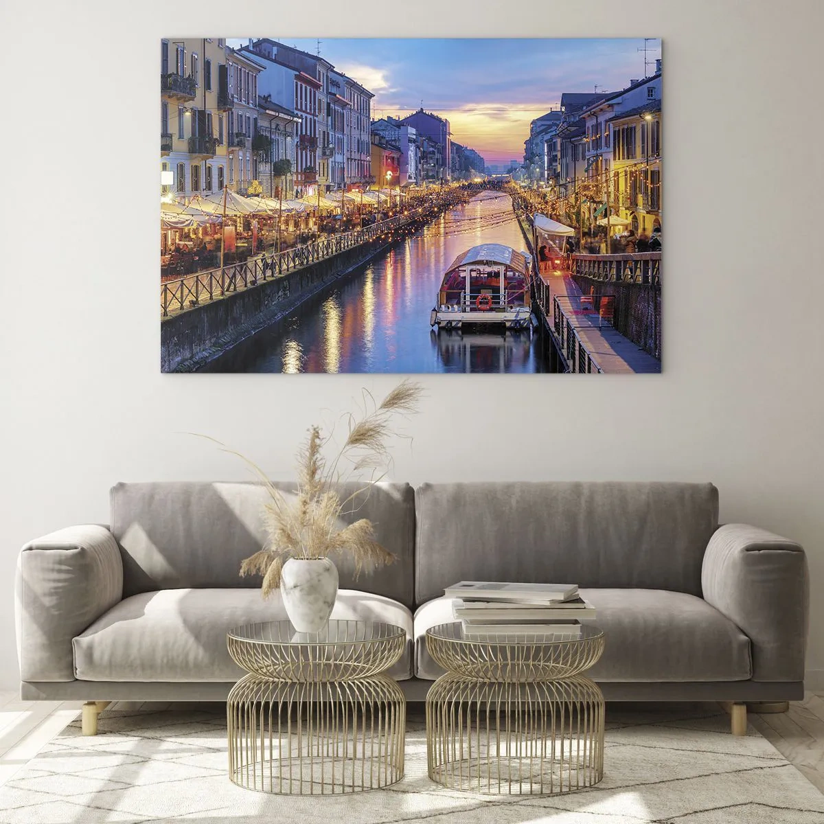 Quadro su vetro - Vista serale del canale illuminato con barche e caffè - 70x50cm - Sera di luce e di divertimento - Decorazione murale moderna per soggiorno e camera da letto ARTTOR