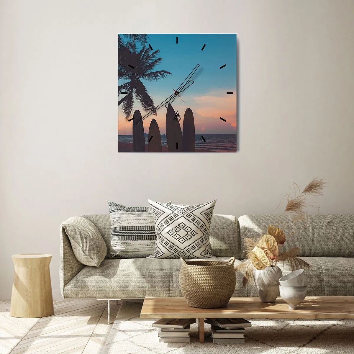 Orologio da parete - Orologio in Vetro - Tavole da surf sullo sfondo di una palma e di un tramonto - 30x30cm - Domani anche ci divertiamo - Decorazione murale moderna per soggiorno e camera da letto ARTTOR