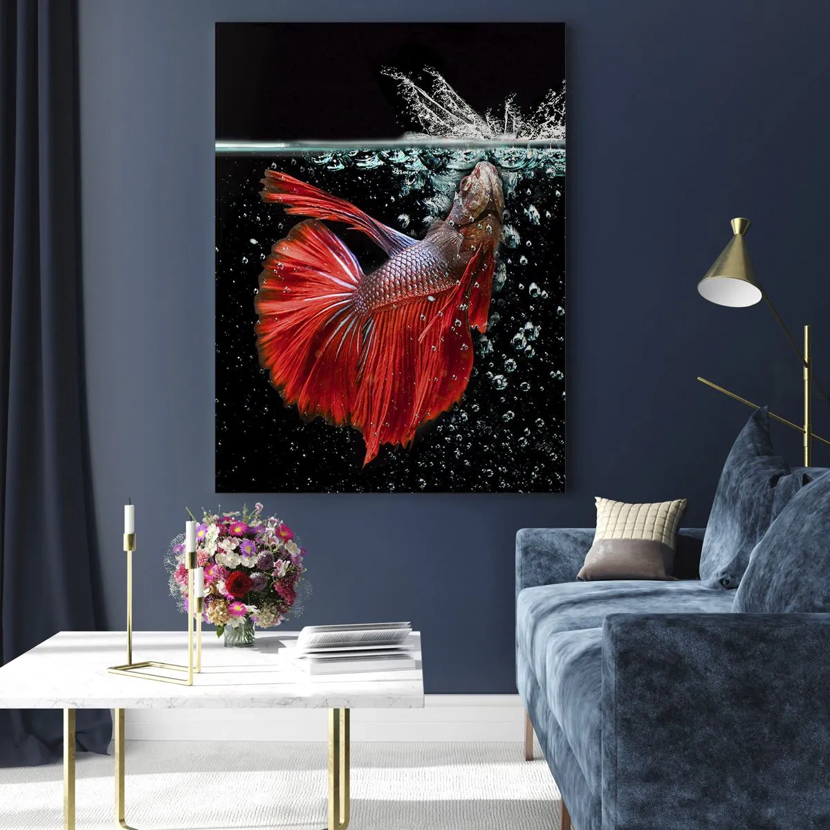 Quadro su vetro - Betta rosso in una composizione d'acqua dinamica - 50x70cm - Hai tre desideri - Decorazione murale moderna per soggiorno e camera da letto ARTTOR