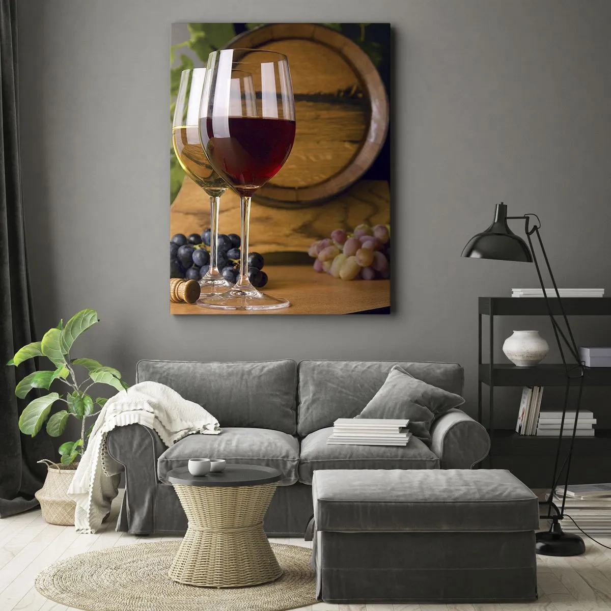 Quadro su tela - Stampe su Tela - Bicchieri di vino con uva, una botte e bottiglie su un tavolo di legno - 80x120cm - Come presso gli antichi conoscitori - Decorazione murale moderna per soggiorno e camera da letto ARTTOR