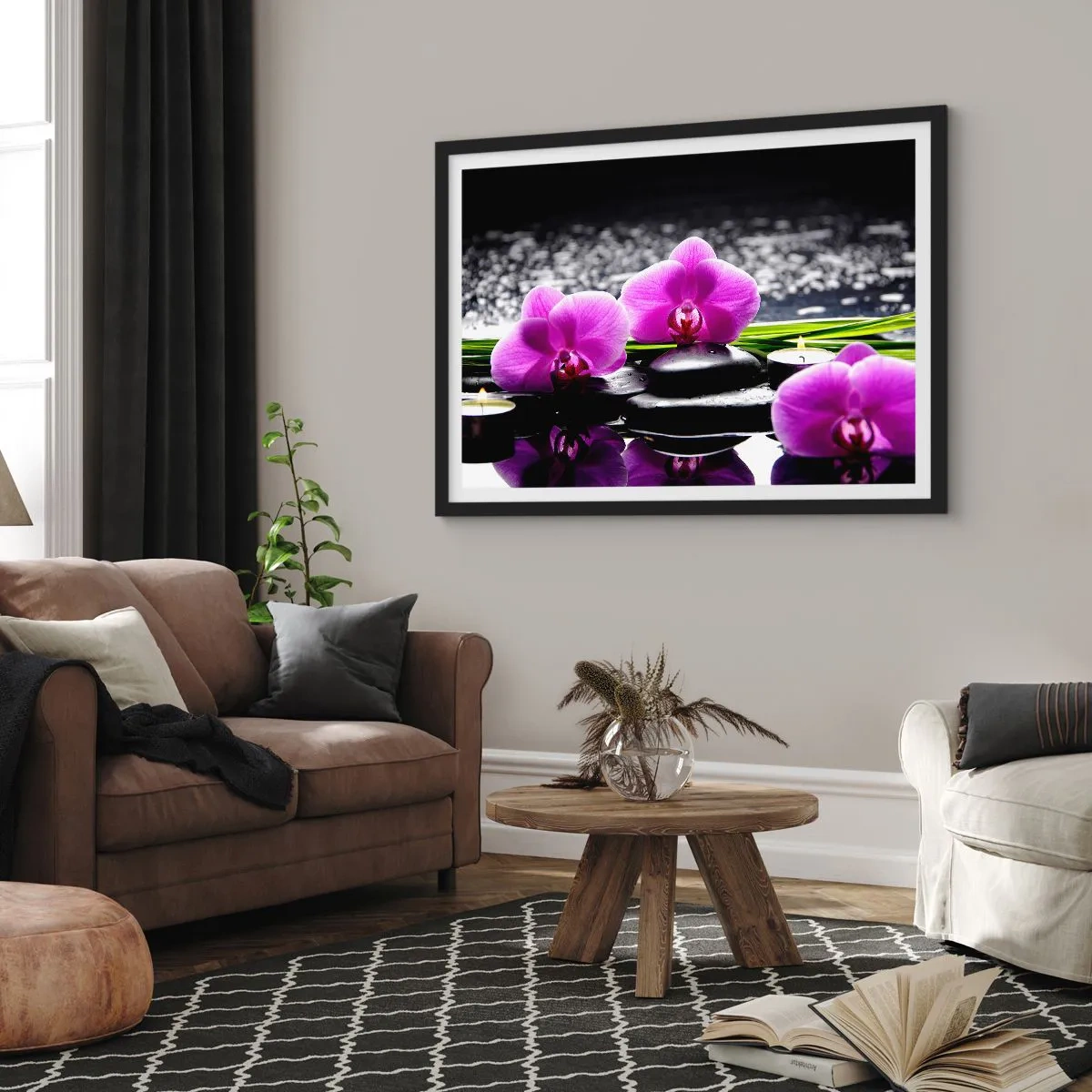 Poster in cornice nera - Orchidee viola su uno sfondo di pietre e candele in un ambiente rilassante - 70x50cm - Annegare nel silenzio e nella pace - Decorazione murale moderna per soggiorno e camera da letto ARTTOR