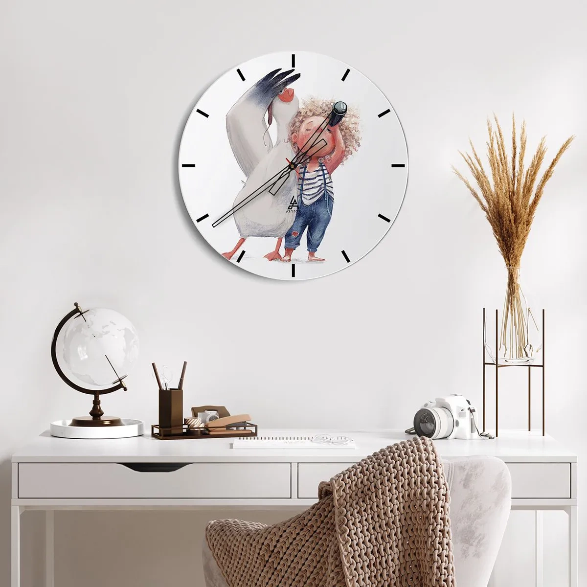 Orologio da parete - Orologio in Vetro - Un bambino con un binocolo e un grande uccello su uno sfondo bianco - 30x30cm - Il progetto di un grande viaggio - Decorazione murale moderna per soggiorno, cucina e camera da letto ARTTOR