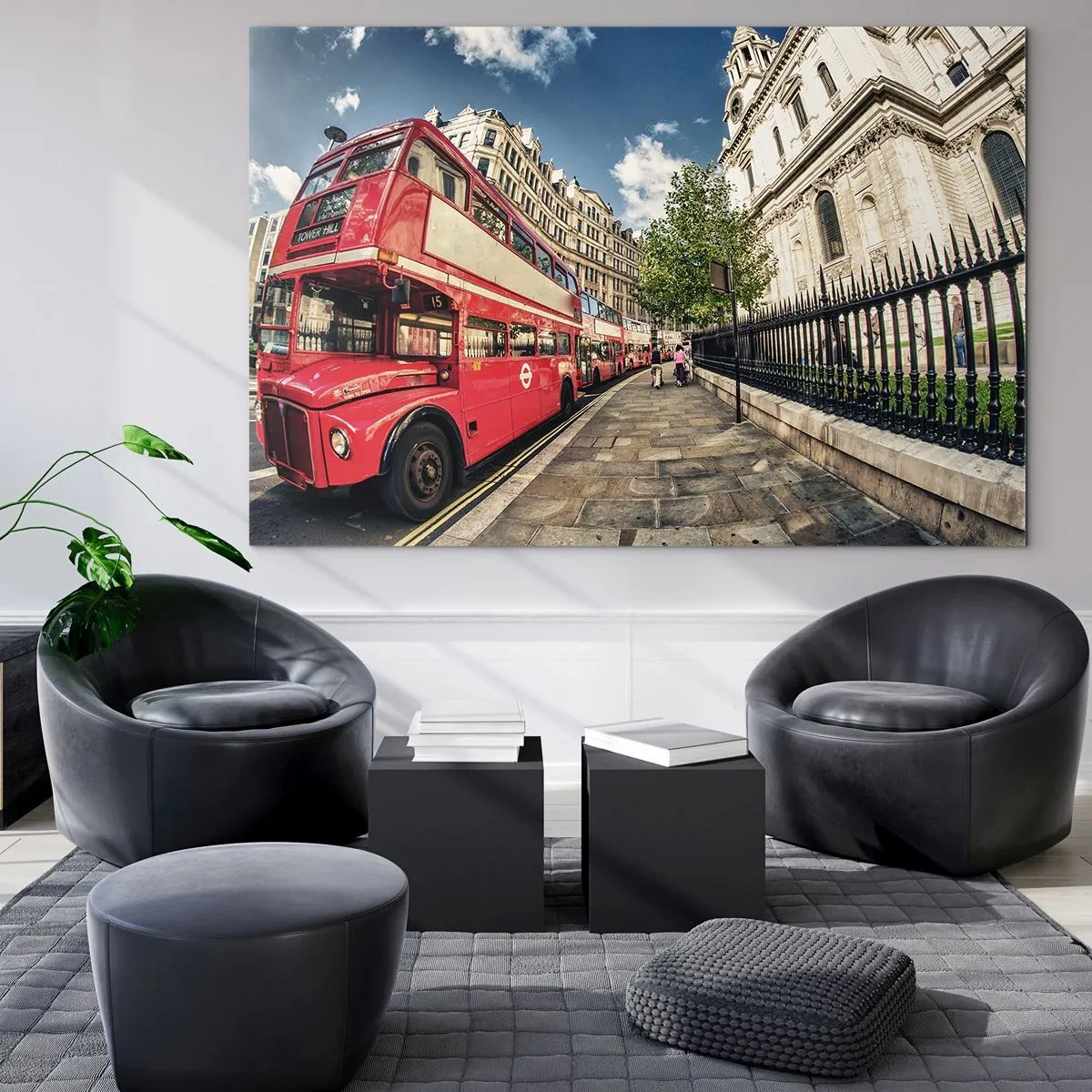 Quadro su vetro - Un autobus rosso a due piani in un contesto urbano - 70x50cm - Via di Londra in grigio e rosso - Decorazione murale moderna per soggiorno e camera da letto ARTTOR