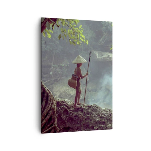 Quadro su tela - Stampe su Tela - Una figura con una lancia presso una cascata in una foresta tropicale - 70x100cm - In armonia con la natura - Decorazione murale moderna per soggiorno e camera da letto ARTTOR
