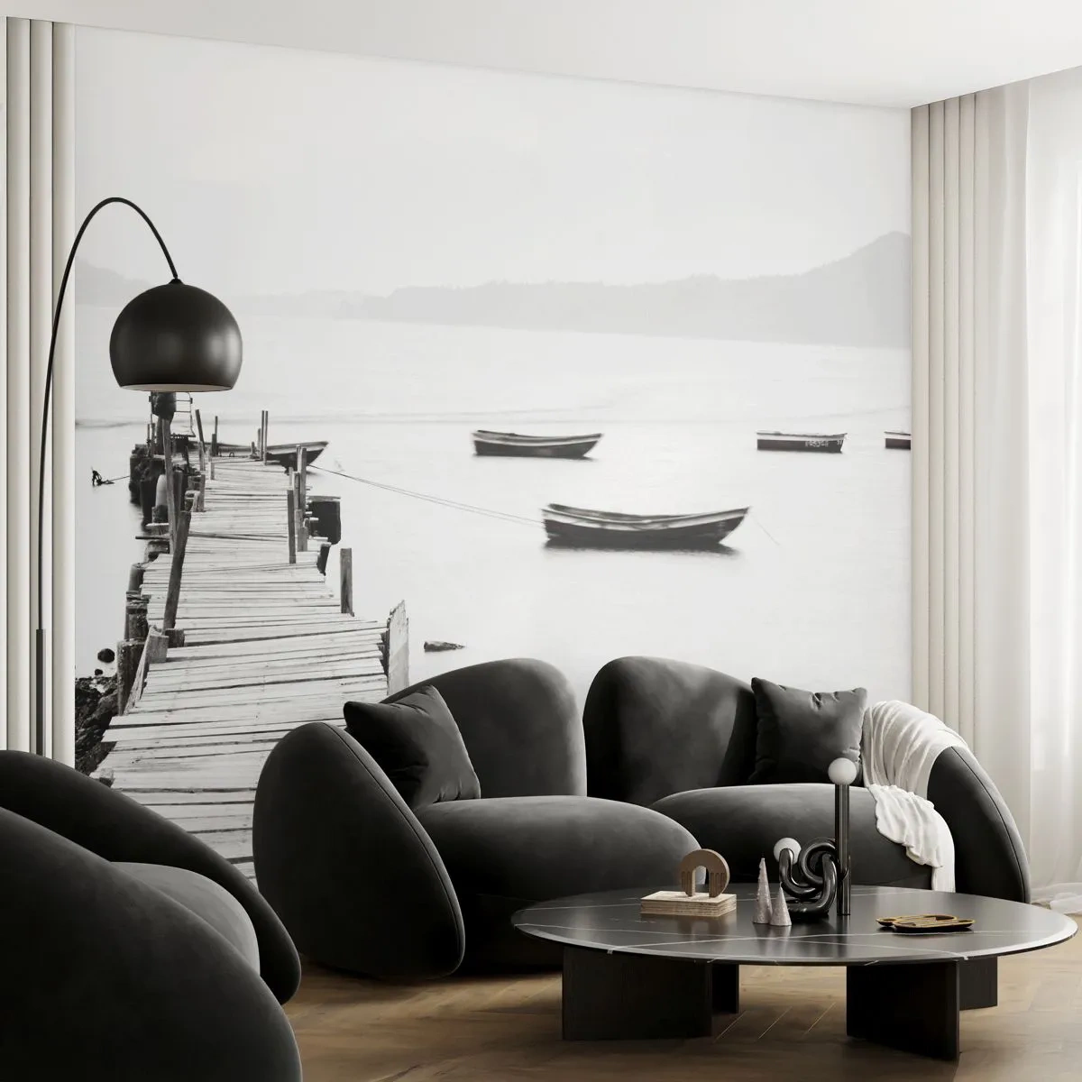 Fotomurali Standard Eco - Molo di legno e barche su un lago calmo - 100x70cm - Sull'acqua silenziosa e pura - Decorazione murale moderna per soggiorno e camera da letto ARTTOR