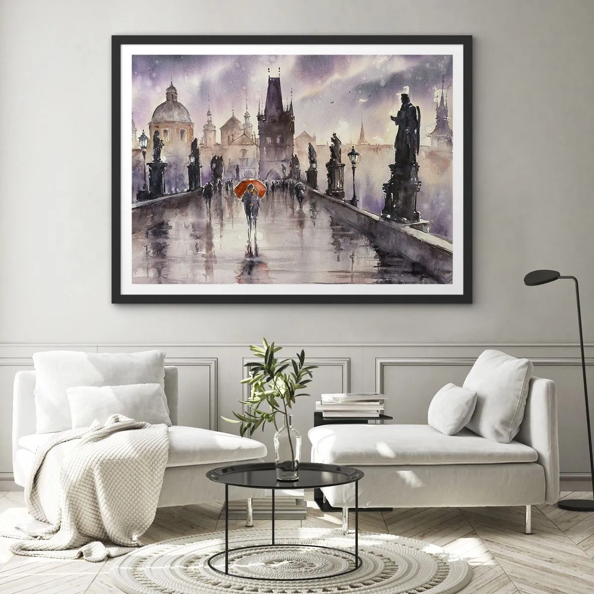 Poster in cornice nera - Vista romantica di un ponte con un ombrello sullo sfondo di una città serale - 100x70cm - Le persone non cambiano - Decorazione murale moderna per soggiorno e camera da letto ARTTOR