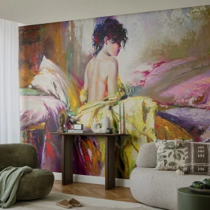 Fotomurali Standard Eco - Una donna con un vestito giallo seduta su un letto in stile impressionista. - 100x70cm - Tra la bocca e il bordo della coppa - Decorazione murale moderna per soggiorno e camera da letto ARTTOR