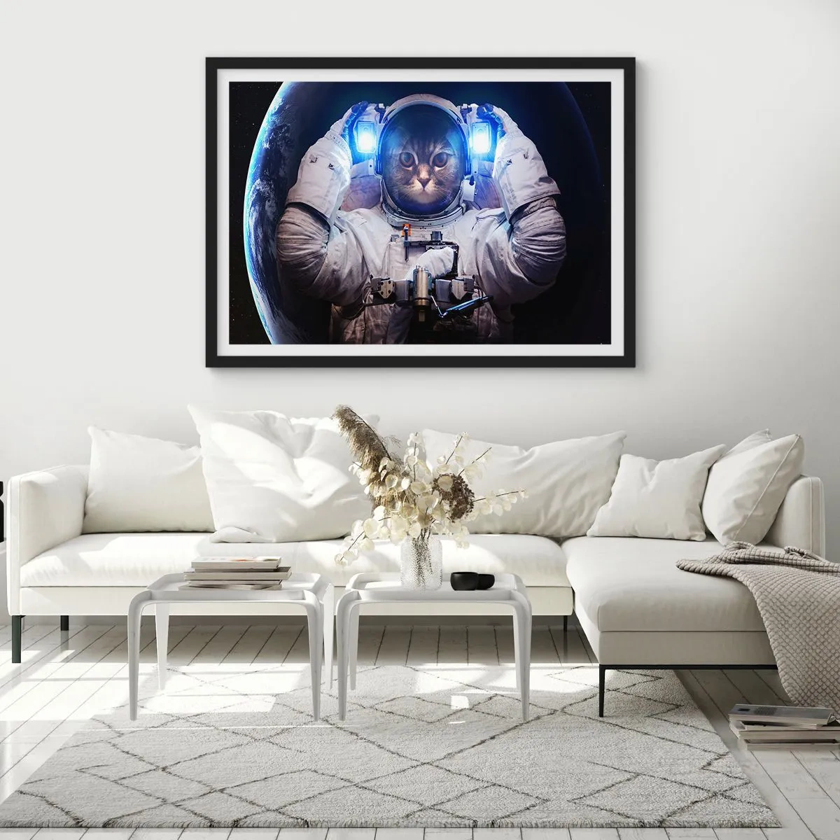 Poster in cornice nera - Un gatto in tuta da astronauta con la Terra sullo sfondo e una luce intensa. - 100x70cm - Houston, avete un problema - Decorazione murale moderna per soggiorno e camera da letto ARTTOR