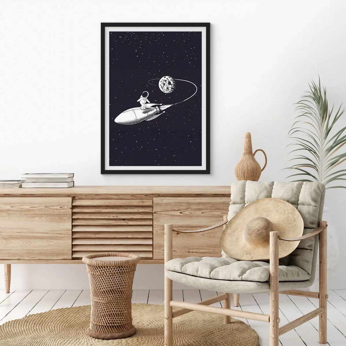 Poster in cornice nera - Un astronauta in piedi su un razzo che vola nello spazio - 50x70cm - Surfista spaziale - Decorazione murale moderna per soggiorno e camera da letto ARTTOR
