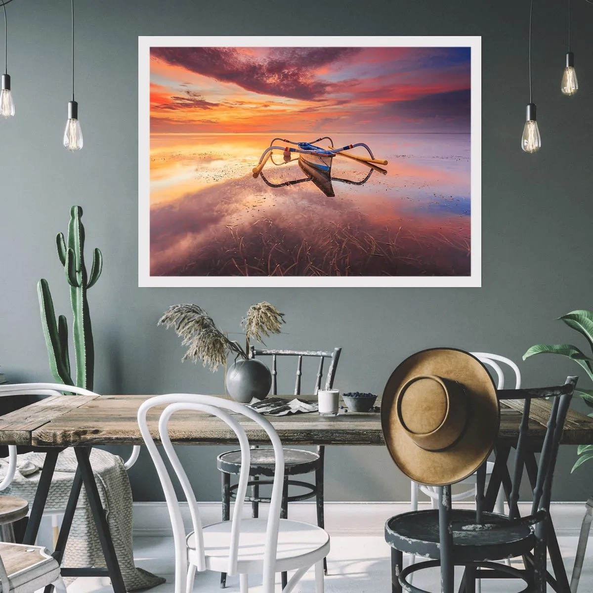 Poster - Una barca in acque calme al tramonto - 100x70cm - La pace della sera tropicale - Decorazione murale moderna per soggiorno e camera da letto ARTTOR