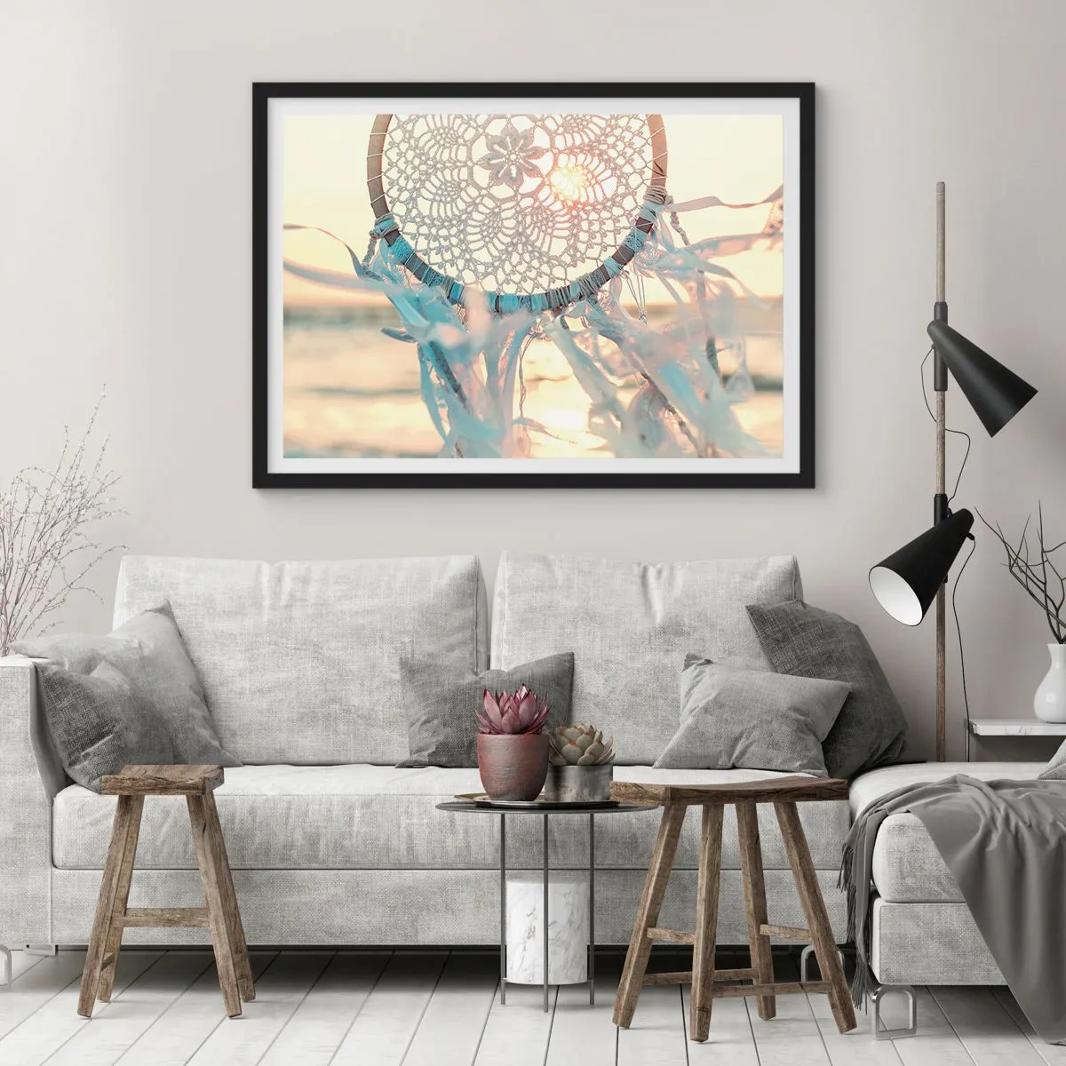 Poster in cornice nera - Un delicato acchiappasogni sullo sfondo del sole al tramonto - 100x70cm - Totem di pizzo - Decorazione murale moderna per soggiorno e camera da letto ARTTOR