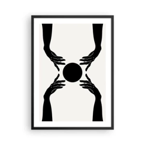 Poster in cornice nera - Grafica in bianco e nero di una mano con una palla - 50x70cm - Segno misterioso - Decorazione murale moderna per soggiorno e camera da letto ARTTOR