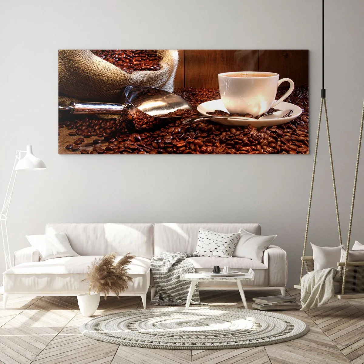Quadro su vetro - Una tazza di caffè con chicchi di caffè e un sacco di cereali sullo sfondo - 140x50cm - Senti questo odore? - Decorazione murale moderna per soggiorno e camera da letto ARTTOR