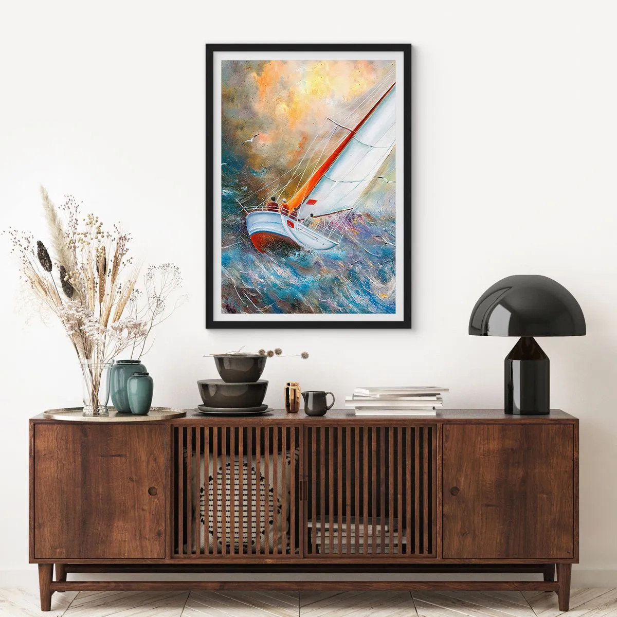 Poster in cornice nera - Uno yacht che naviga su un mare in tempesta in un paesaggio pittoresco - 50x70cm - Correndo sulle onde - Decorazione murale moderna per soggiorno e camera da letto ARTTOR