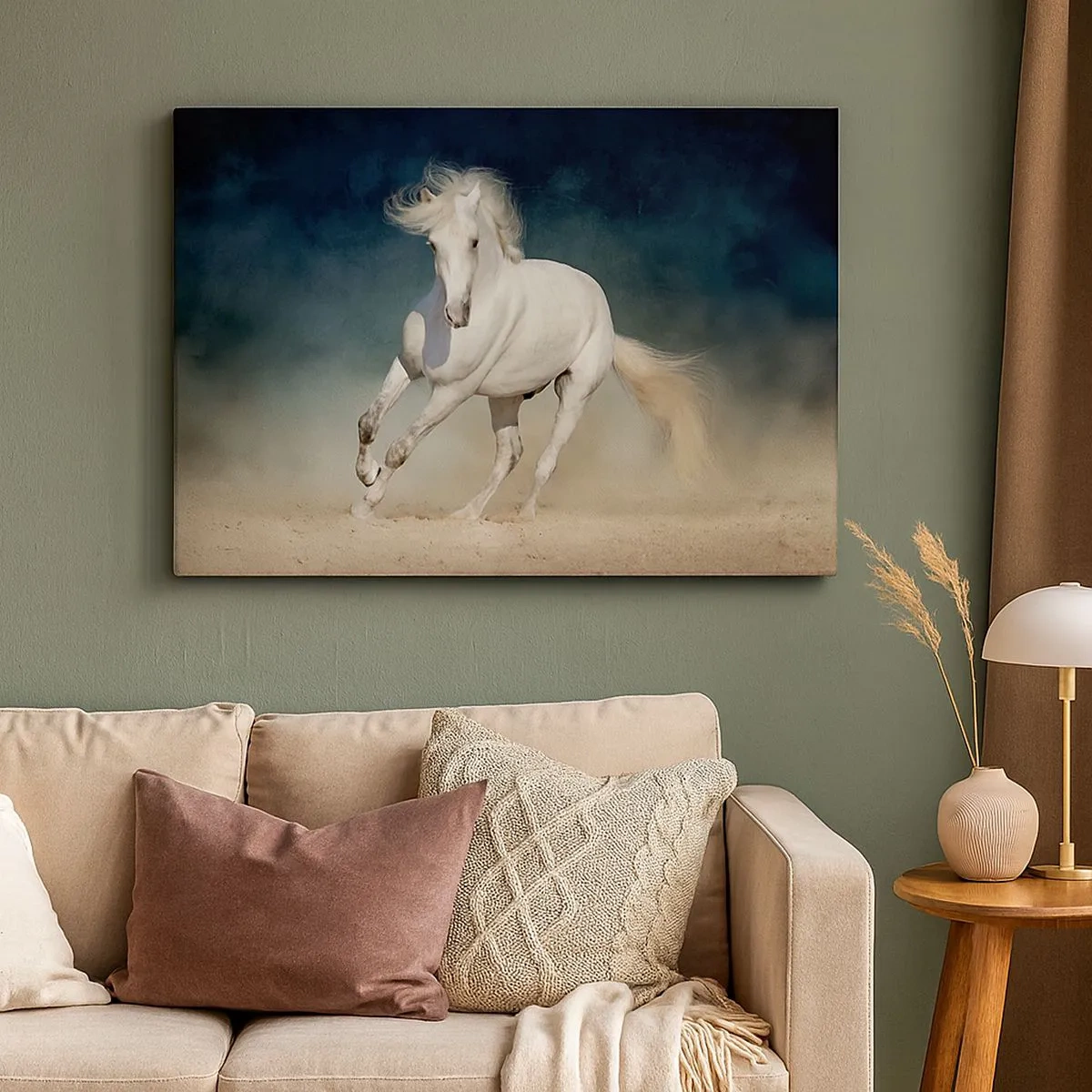 Quadro su tela - Stampe su Tela - Un cavallo bianco al galoppo contro un cielo sfocato - 70x50cm - Libertà allo stato puro - Decorazione murale moderna per soggiorno e camera da letto ARTTOR